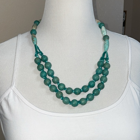 Beautiful turquoise wood, suede, & stone necklace - Picture 1 of 4
